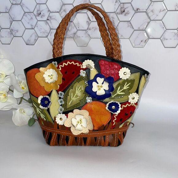 Beautiful Floral Embroidered Leather Braccialini Women's HandBag Italy - Picture 1 of 11